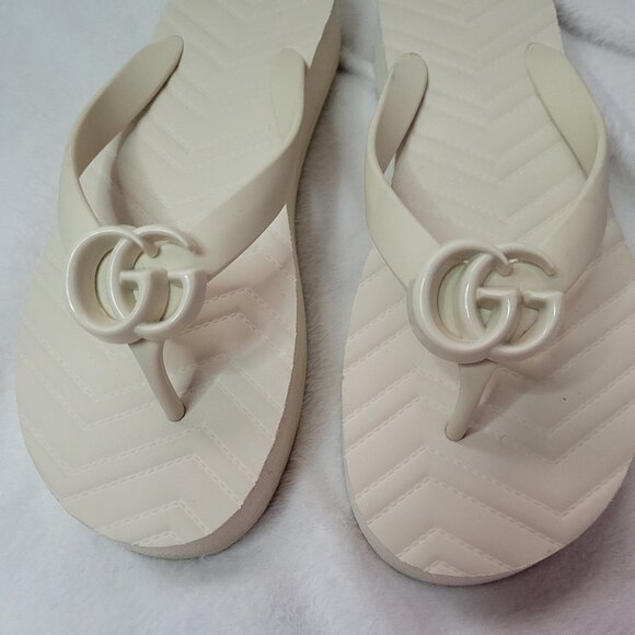 Gucci Marmont Platform Flip Flops w/Metal Emblem - Picture 5 of 10
